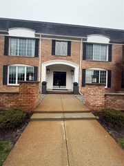 150 E Long Lake Road, Bloomfield Charter Township, MI 48304