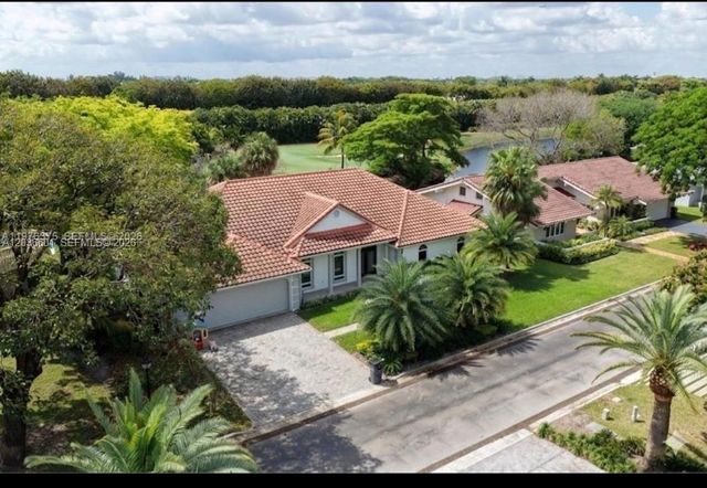 4934 NW 94th Doral Pl, Doral, FL 33178