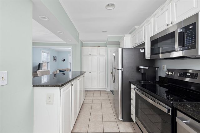 24 Morgan Street, Newport, RI 02840