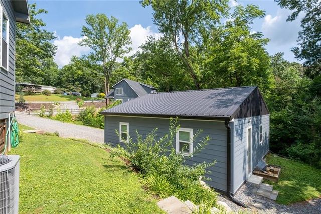 245 Lucille Avenue, Ellijay, GA 30540