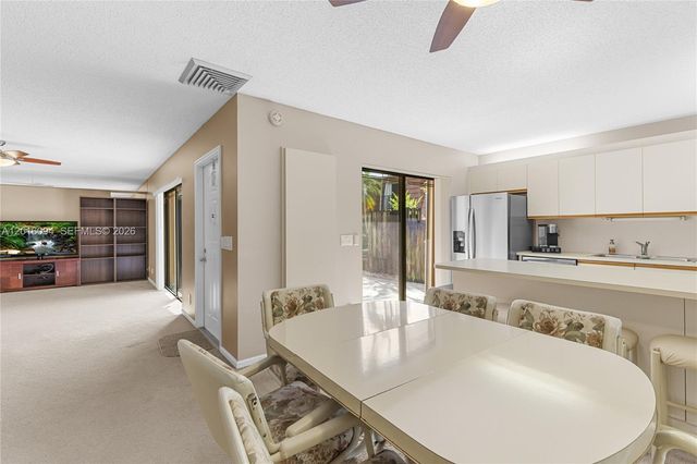 9950 NW 6th Pl, Plantation, FL 33324