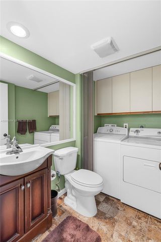 9950 NW 6th Pl, Plantation, FL 33324