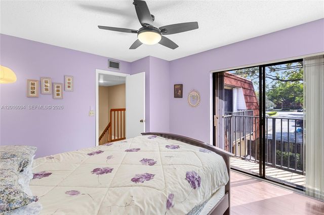 9950 NW 6th Pl, Plantation, FL 33324