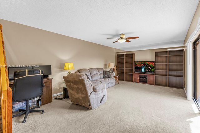 9950 NW 6th Pl, Plantation, FL 33324