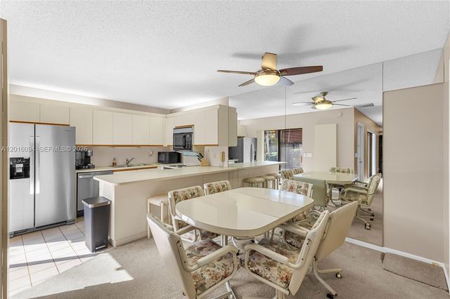 9950 NW 6th Pl, Plantation, FL 33324