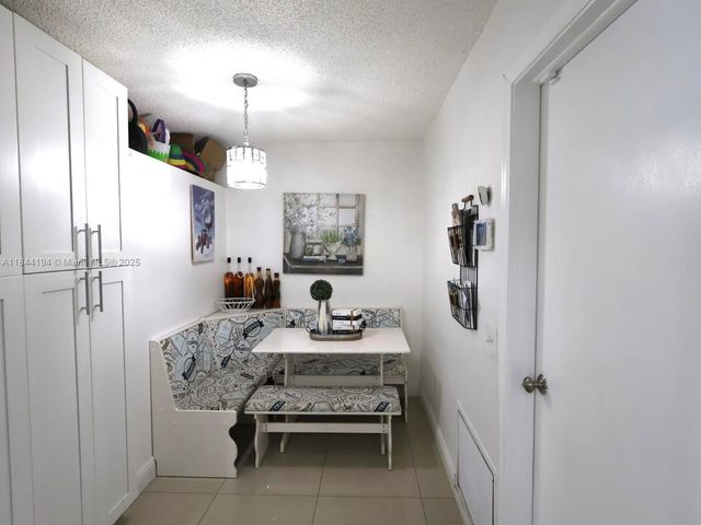 9170 NW 24th Pl, Sunrise, FL 33322