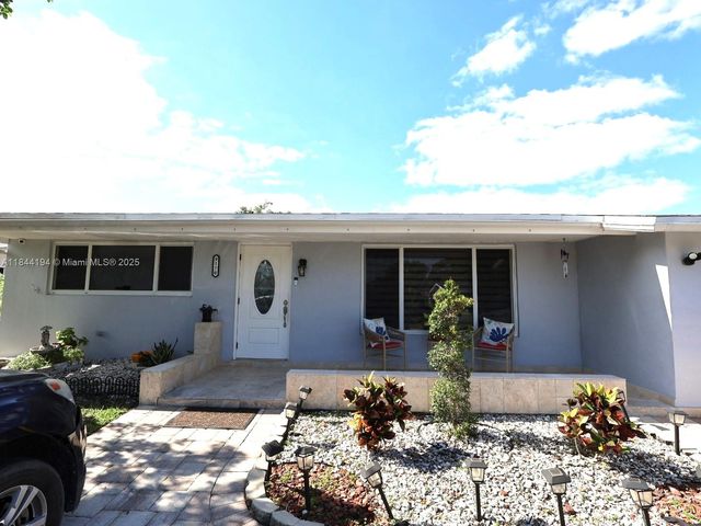 9170 NW 24th Pl, Sunrise, FL 33322