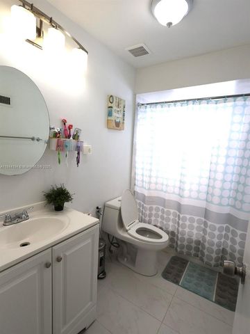 9170 NW 24th Pl, Sunrise, FL 33322