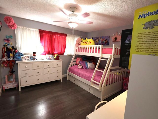 9170 NW 24th Pl, Sunrise, FL 33322
