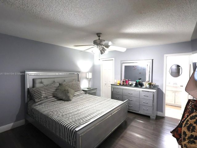 9170 NW 24th Pl, Sunrise, FL 33322