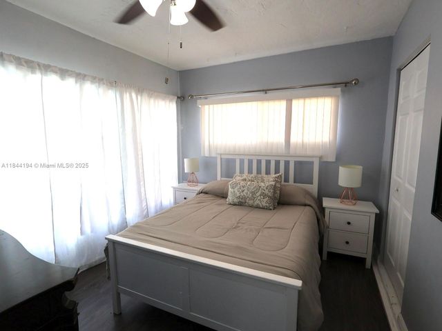 9170 NW 24th Pl, Sunrise, FL 33322