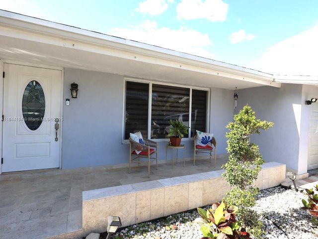 9170 NW 24th Pl, Sunrise, FL 33322