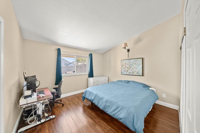 10 Smokey Leaf Ct, Sacramento, CA 95838