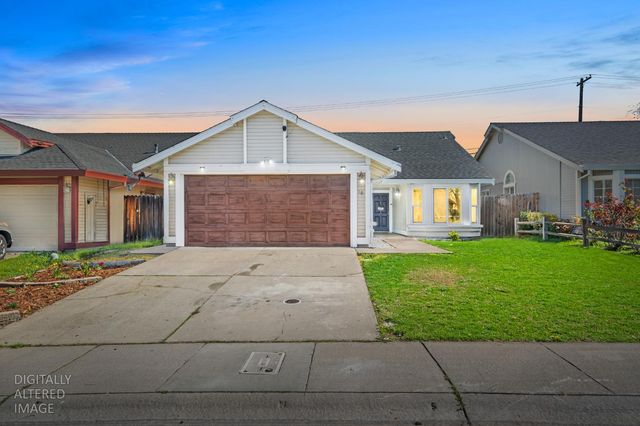 10 Smokey Leaf Ct, Sacramento, CA 95838