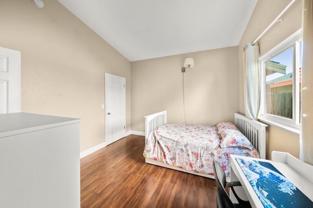 10 Smokey Leaf Ct, Sacramento, CA 95838