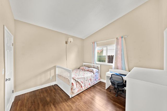 10 Smokey Leaf Ct, Sacramento, CA 95838