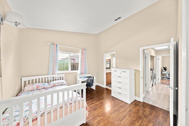 10 Smokey Leaf Ct, Sacramento, CA 95838