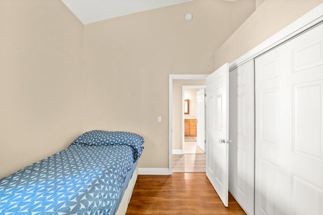 10 Smokey Leaf Ct, Sacramento, CA 95838