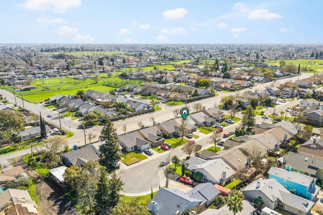 10 Smokey Leaf Ct, Sacramento, CA 95838