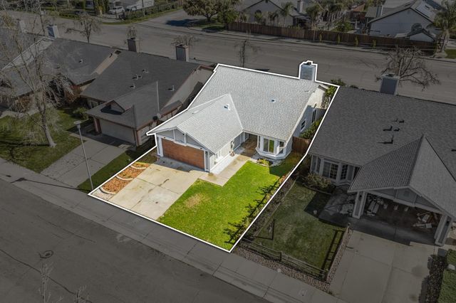 10 Smokey Leaf Ct, Sacramento, CA 95838