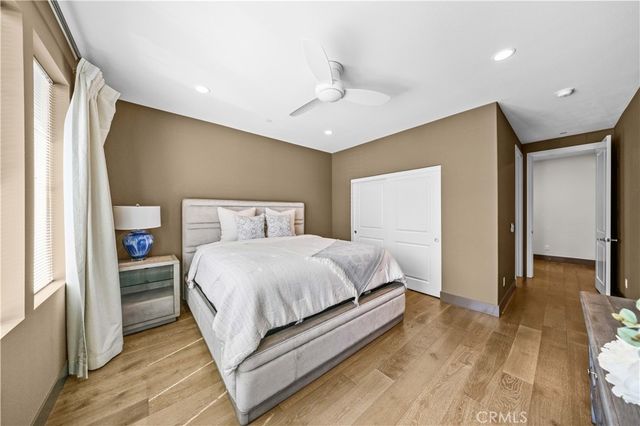 127 Cruiser, Irvine, CA 92618