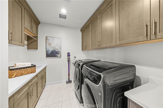 127 Cruiser, Irvine, CA 92618