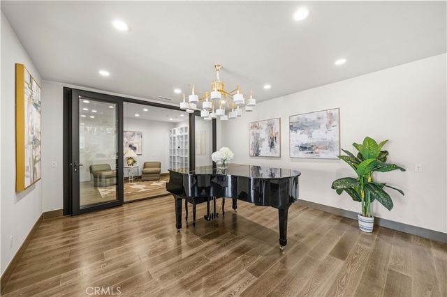 127 Cruiser, Irvine, CA 92618