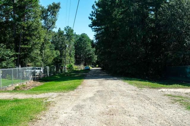 25865 Somerset, New Caney, TX 77357