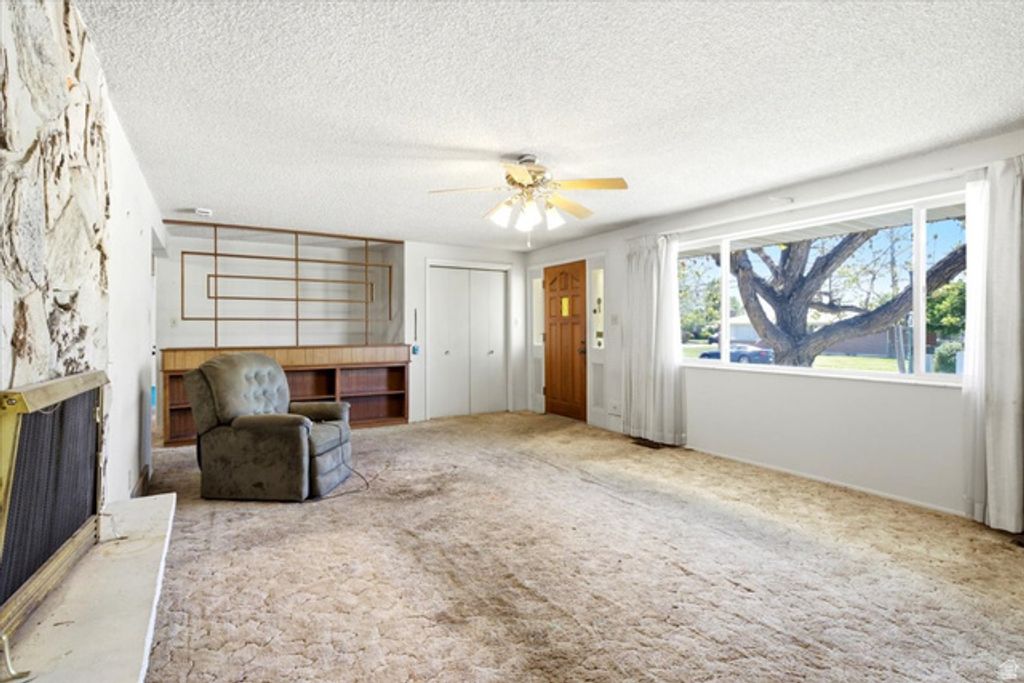 Image 2 of property listing at 827 E 400 S, Orem, UT 84097