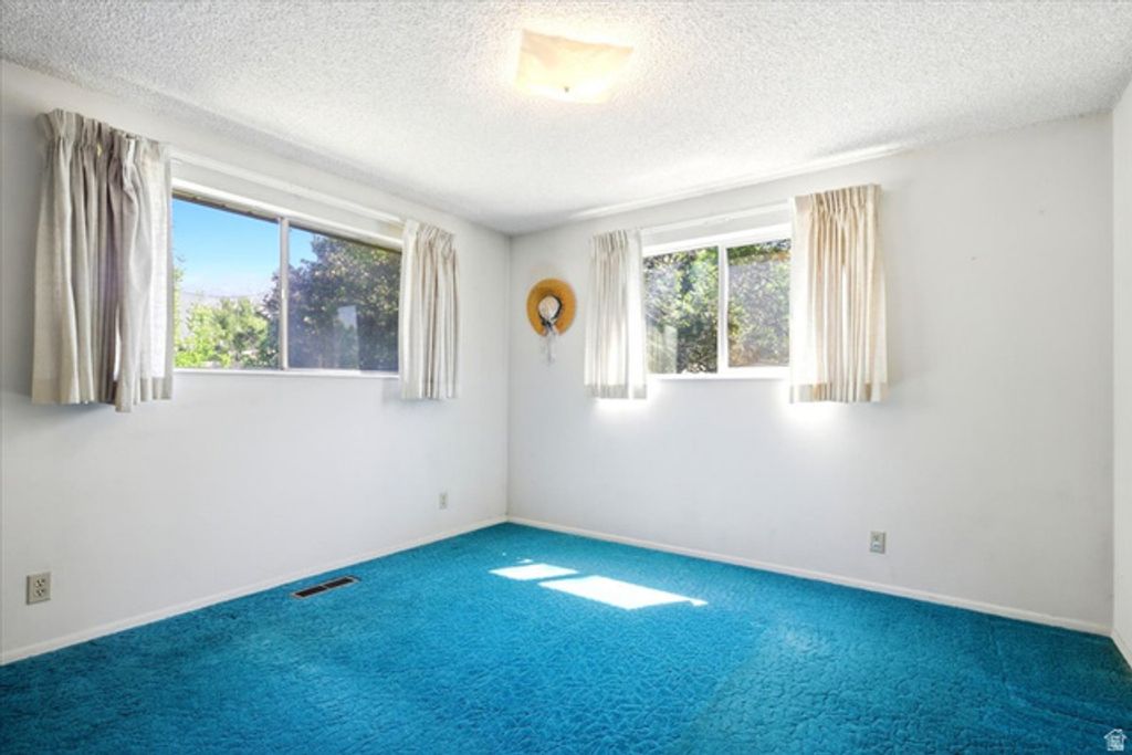 Image 11 of property listing at 827 E 400 S, Orem, UT 84097