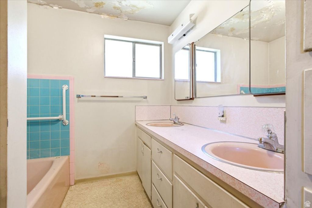 Image 13 of property listing at 827 E 400 S, Orem, UT 84097