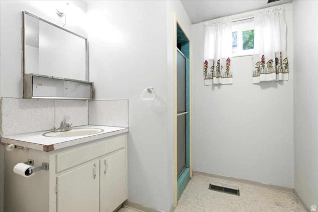 Image 16 of property listing at 827 E 400 S, Orem, UT 84097