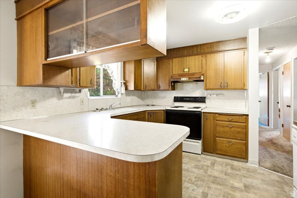 Image 4 of property listing at 827 E 400 S, Orem, UT 84097