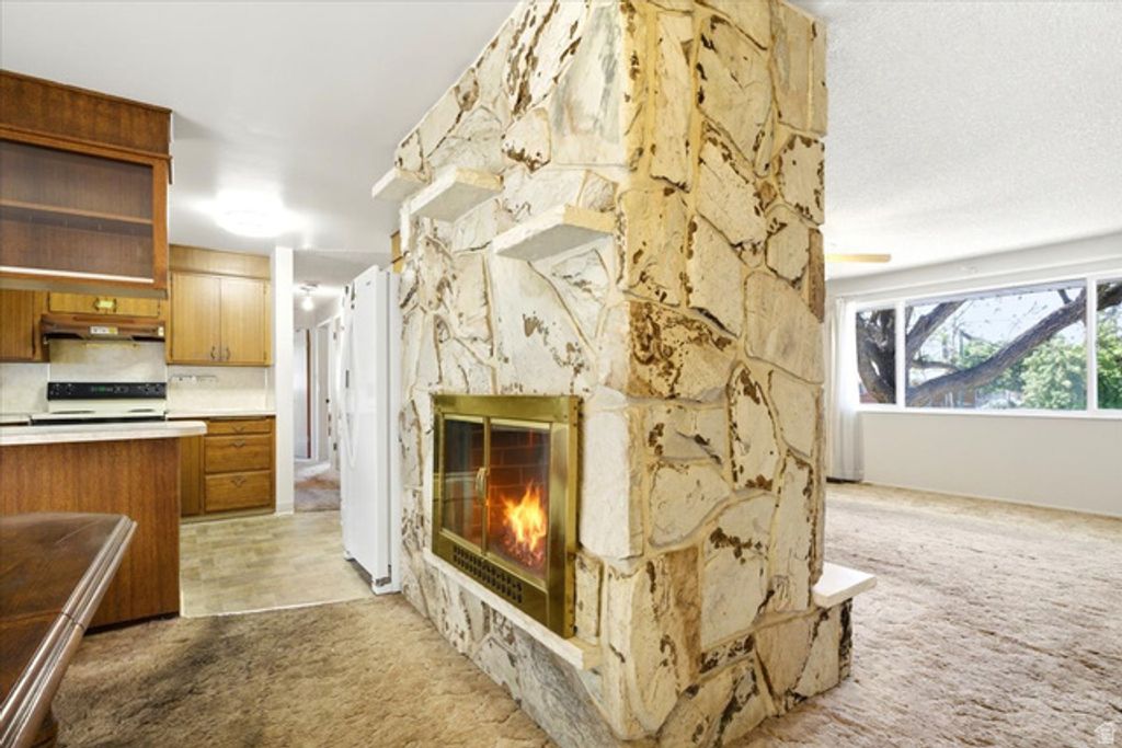 Image 8 of property listing at 827 E 400 S, Orem, UT 84097