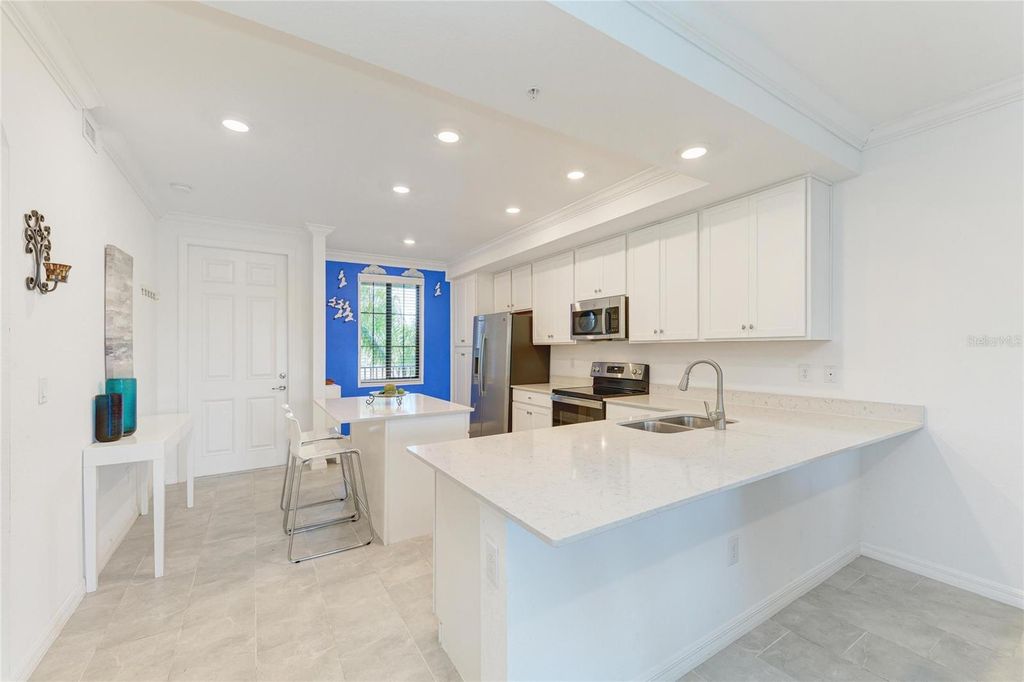 Image 13 of property listing at 18114 GAWTHROP DRIVE 204, Bradenton, FL 34211