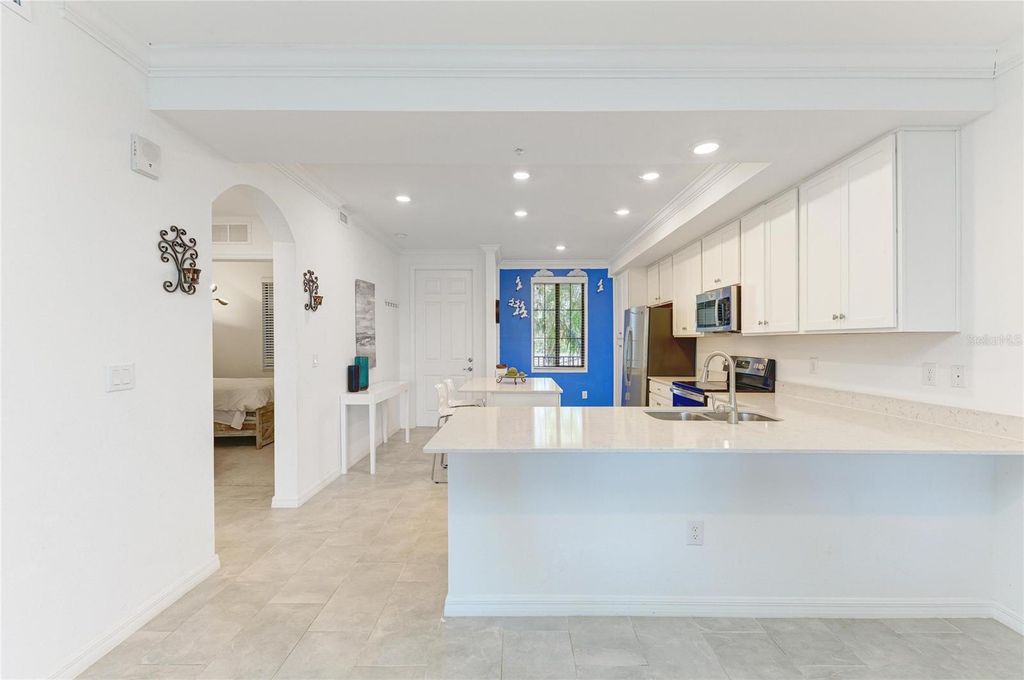 Image 14 of property listing at 18114 GAWTHROP DRIVE 204, Bradenton, FL 34211