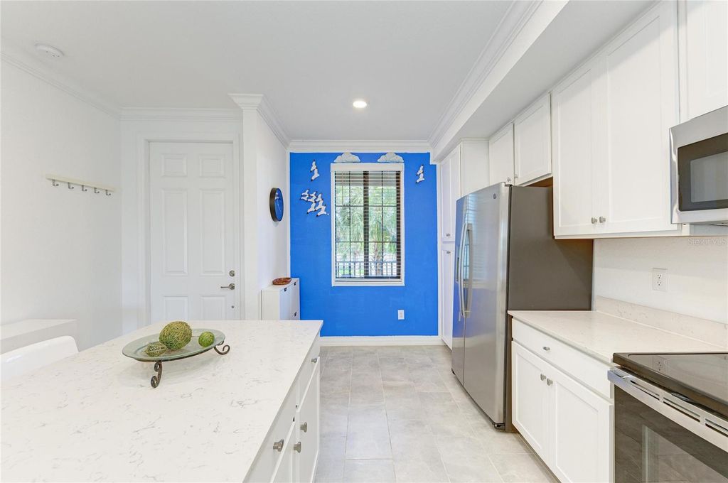 Image 20 of property listing at 18114 GAWTHROP DRIVE 204, Bradenton, FL 34211