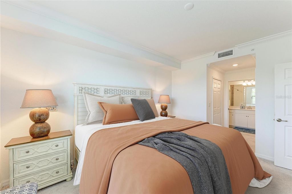 Image 21 of property listing at 18114 GAWTHROP DRIVE 204, Bradenton, FL 34211