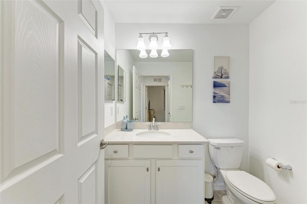 Image 32 of property listing at 18114 GAWTHROP DRIVE 204, Bradenton, FL 34211