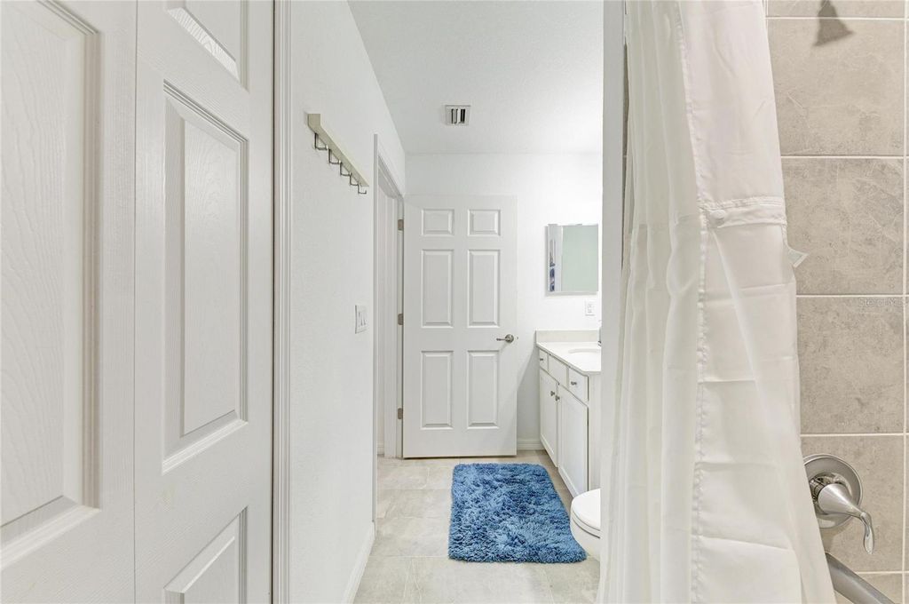 Image 33 of property listing at 18114 GAWTHROP DRIVE 204, Bradenton, FL 34211