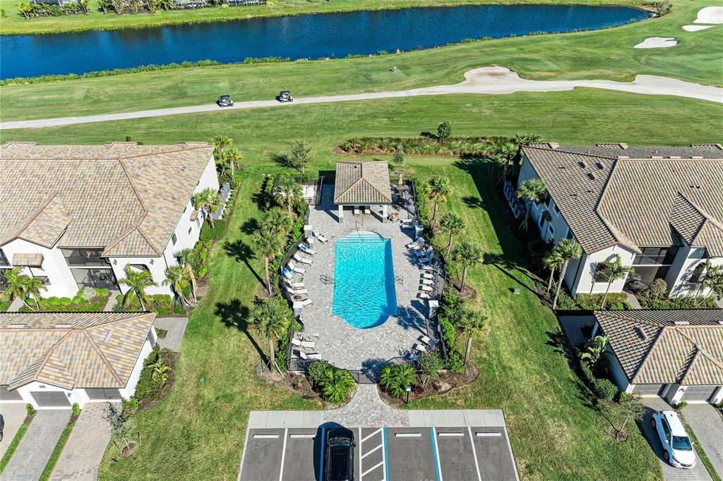 Image 75 of property listing at 18114 GAWTHROP DRIVE 204, Bradenton, FL 34211