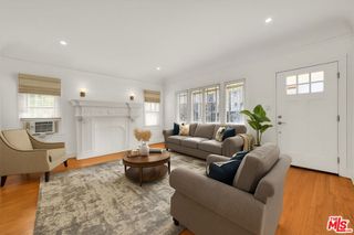 858 1/2 S Gramercy Place, Los Angeles, CA 90005