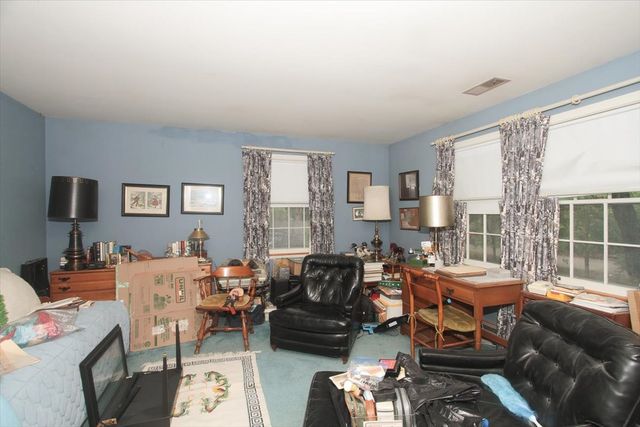 87 Lincolnshire Drive, Lincolnshire, IL 60069