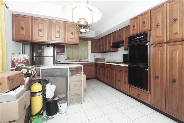 87 Lincolnshire Drive, Lincolnshire, IL 60069