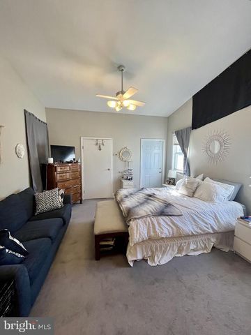 125 MAPLE ST, Conshohocken, PA 19428