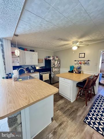 125 MAPLE ST, Conshohocken, PA 19428