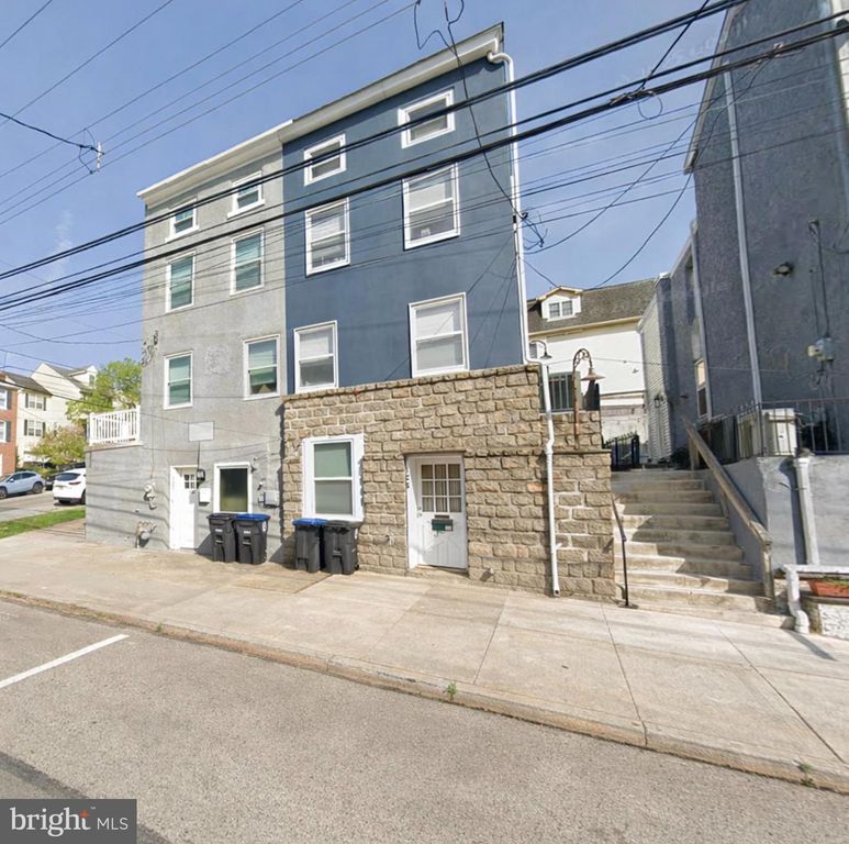 125 MAPLE ST, Conshohocken, PA 19428