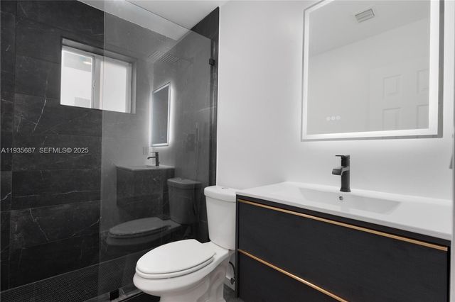 26 NW 34th Ter 26, Miami, FL 33127