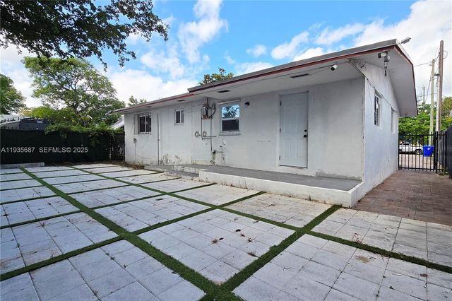 26 NW 34th Ter 26, Miami, FL 33127
