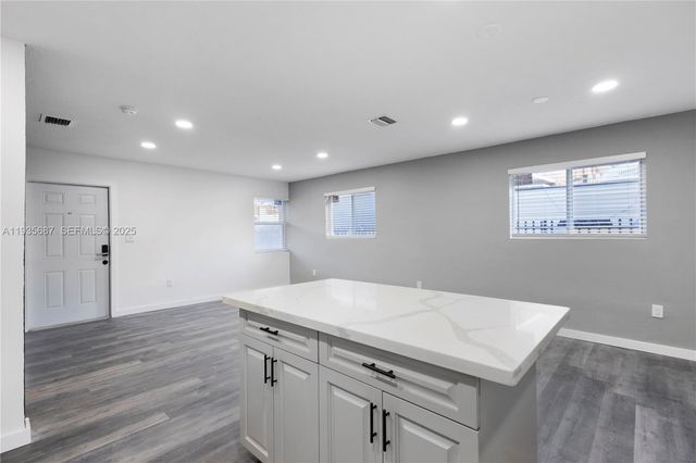 26 NW 34th Ter 26, Miami, FL 33127
